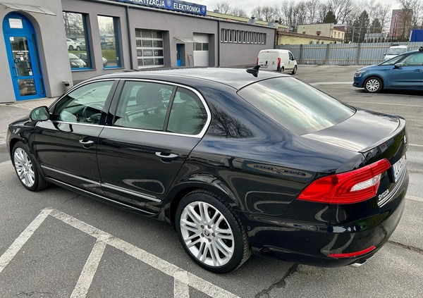 Skoda Superb cena 53900 przebieg: 212000, rok produkcji 2014 z Lublin małe 137